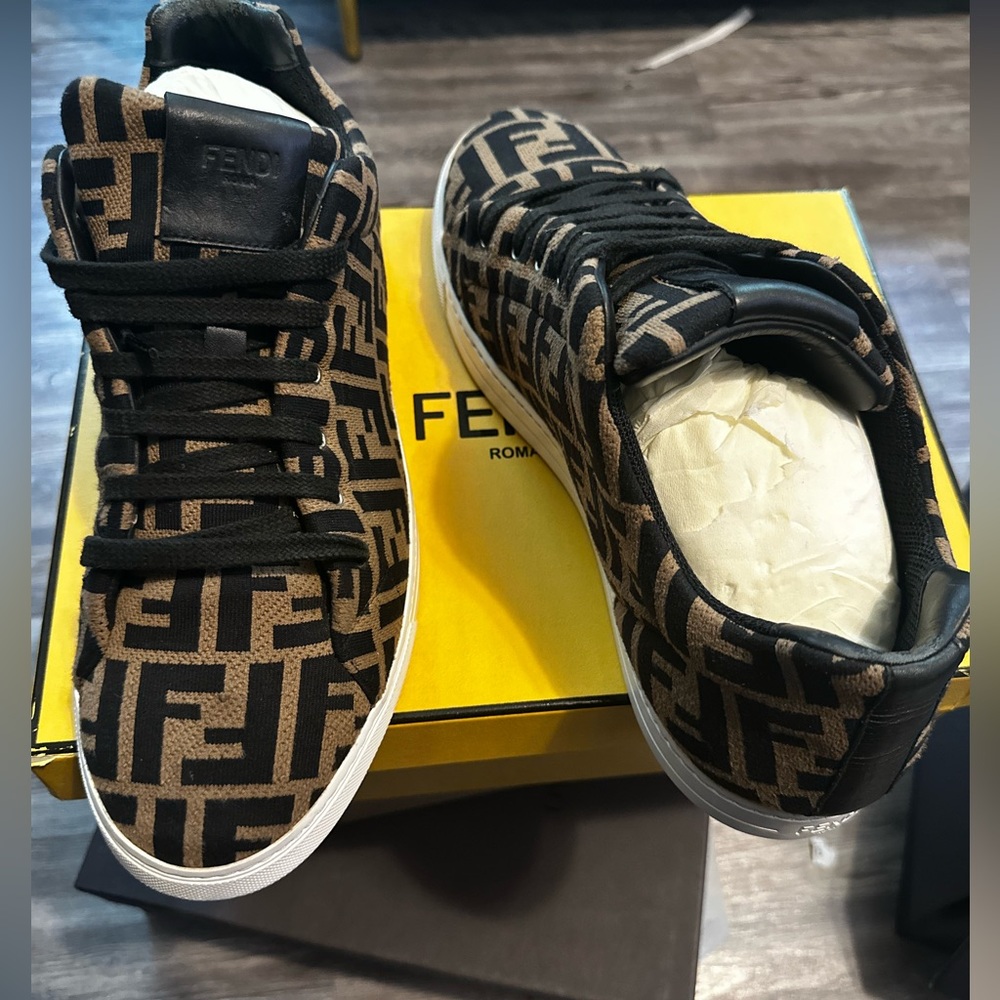 men fendi low top